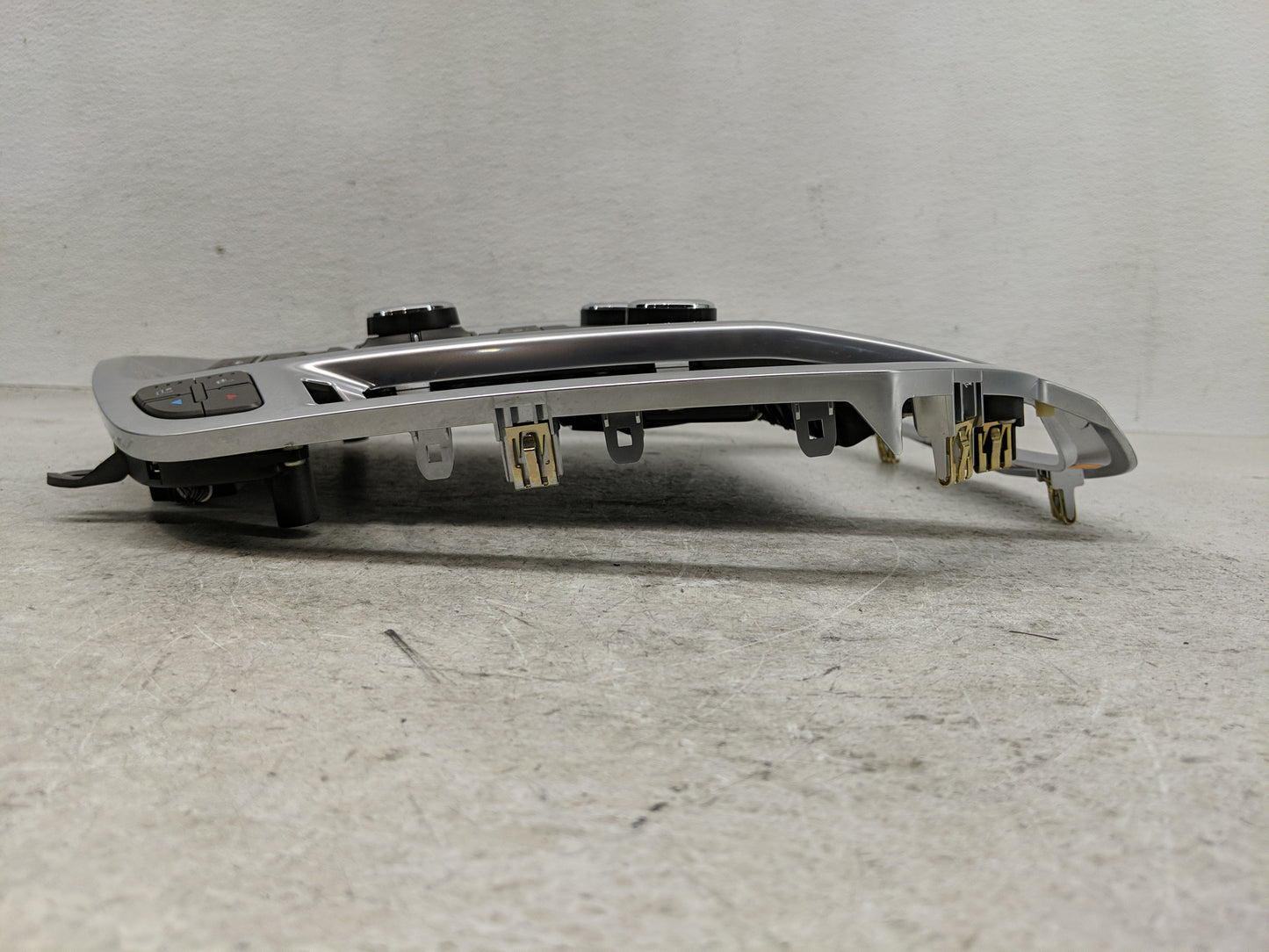 2010-2012 Cadillac Srx Radio AM FM Cd Player Receiver Replacement P/N:20927855 Fits Fits 2010 2011 2012 OEM Used Auto Parts 