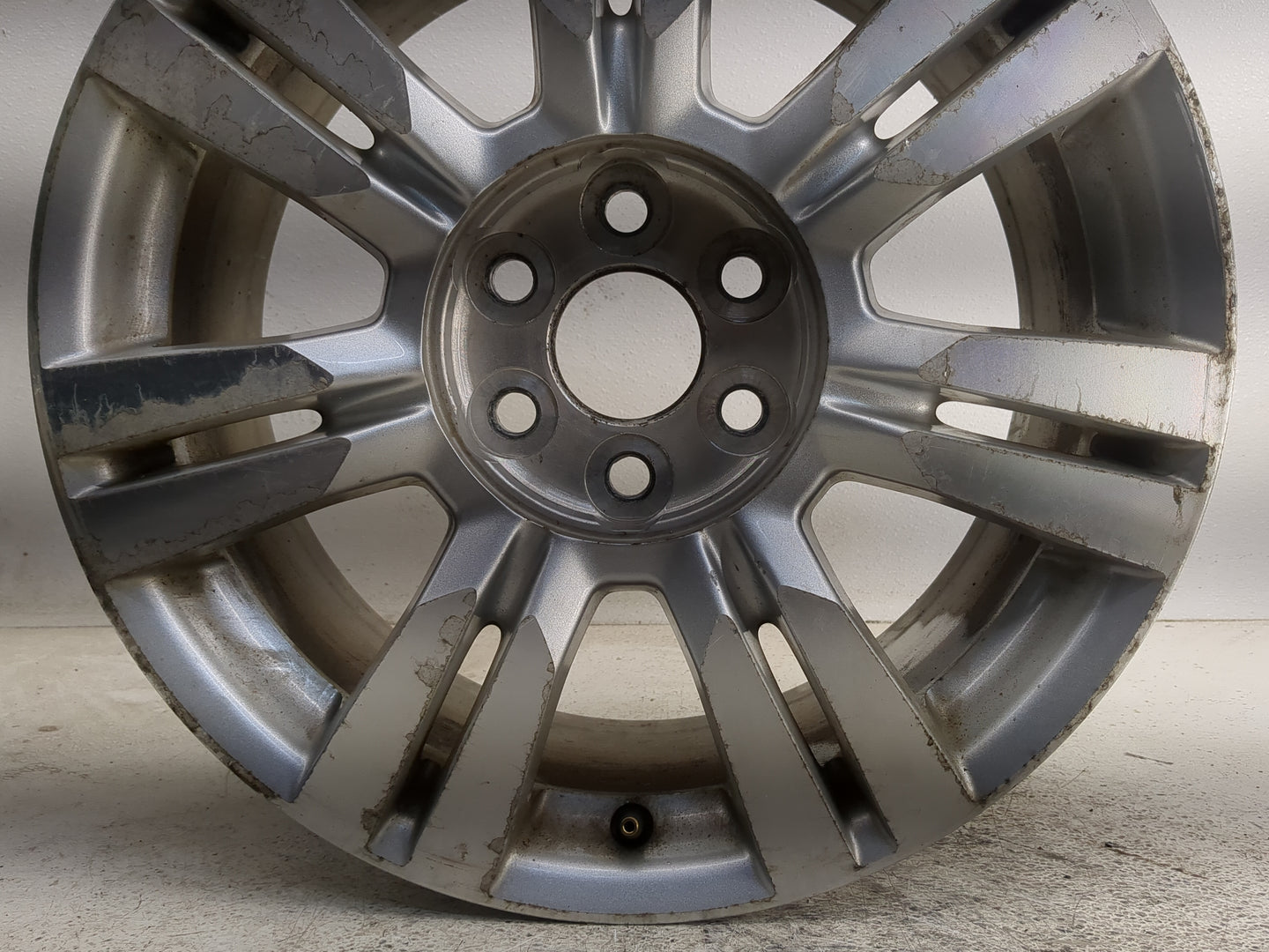 2010-2016 Cadillac Srx Oem Wheel Rim 1364038 - Oemusedautoparts1.com