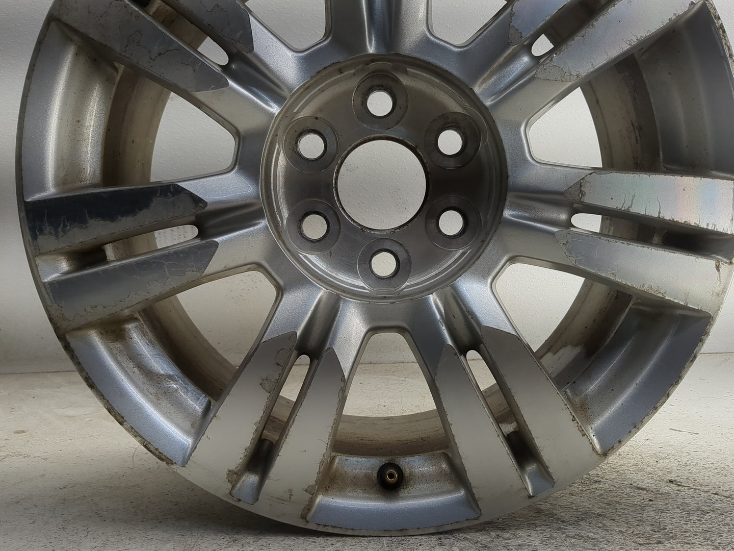 2010-2016 Cadillac Srx Oem Wheel Rim 1364038 - Oemusedautoparts1.com