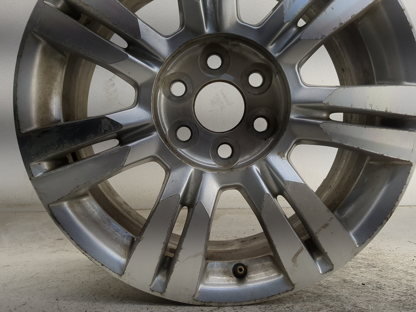 2010-2016 Cadillac Srx Oem Wheel Rim 1364039 - Oemusedautoparts1.com
