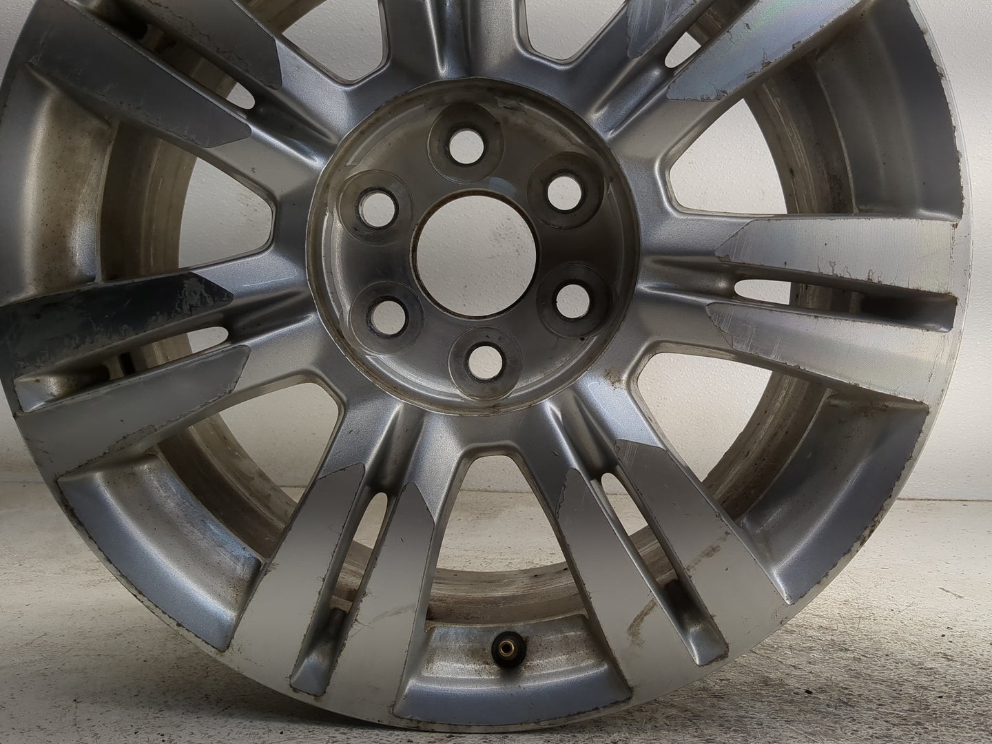 2010-2016 Cadillac Srx Oem Wheel Rim 1364039 - Oemusedautoparts1.com