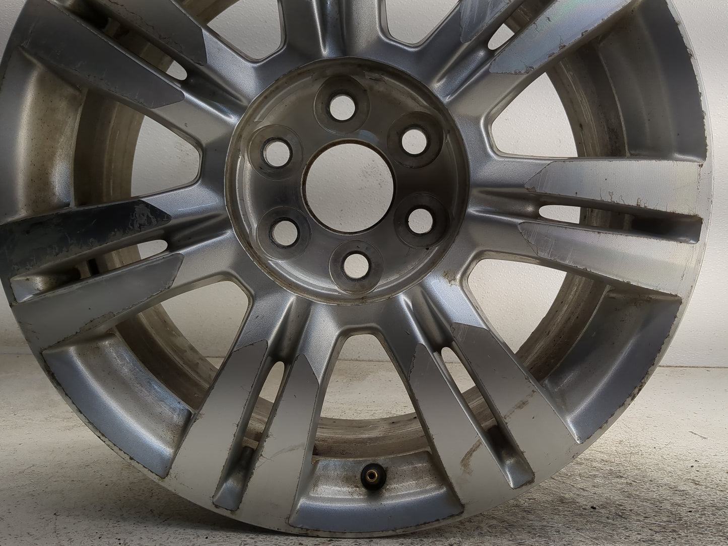 2010-2016 Cadillac Srx Oem Wheel Rim 1364039 - Oemusedautoparts1.com