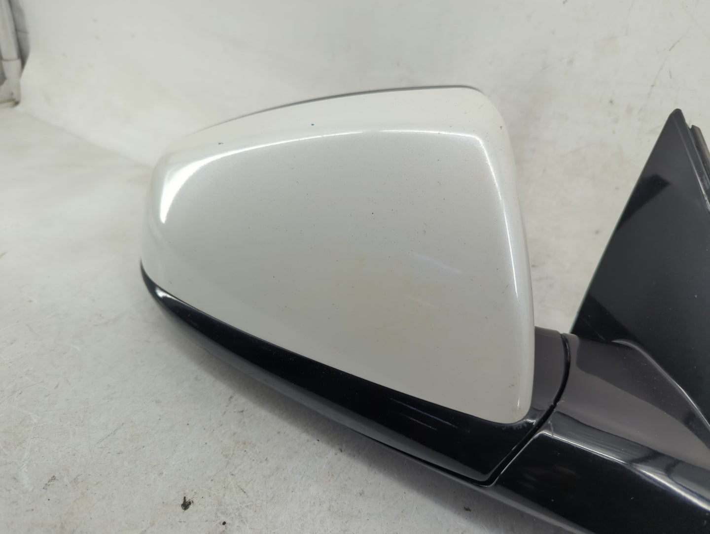 2010-2014 Cadillac Srx Passenger Side View Mirror - Right Door Mirror OEM Used - Oemusedautoparts1.com