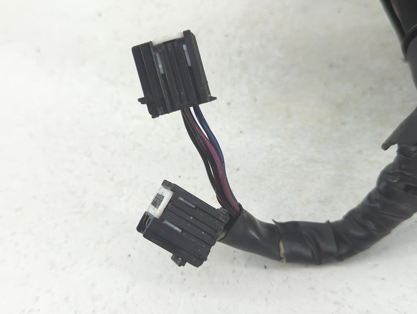 2010-2012 Cadillac Srx Driver Side View Mirror - Left Door Mirror OEM Used - Oemusedautoparts1.com
