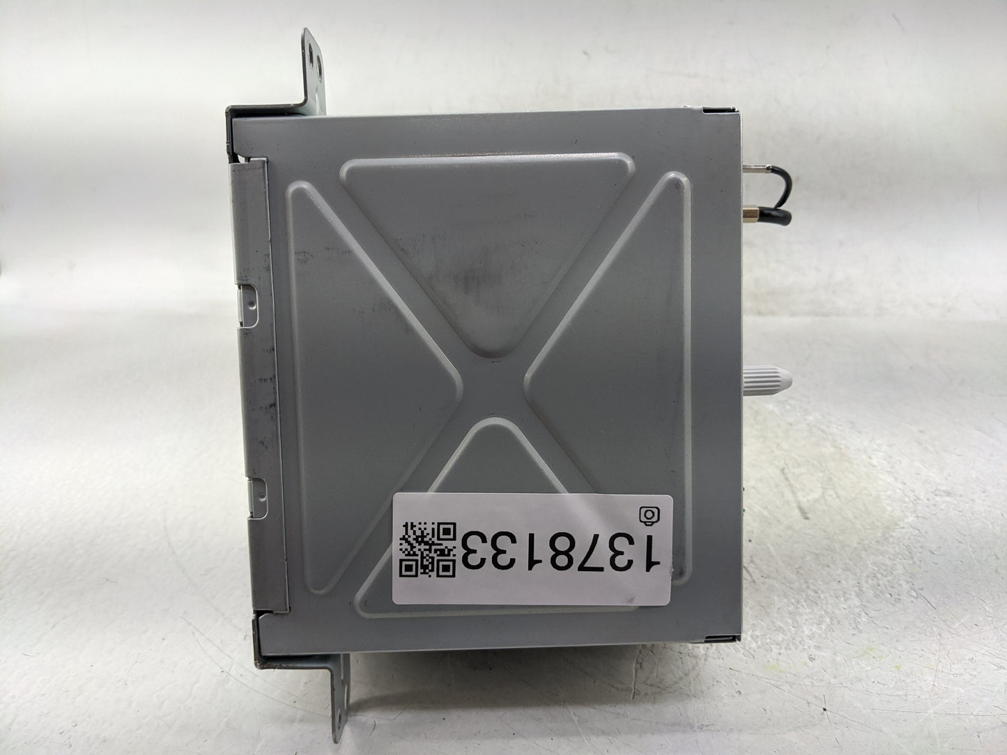 2012 Cadillac Srx Radio AM FM Cd Player Receiver Replacement P/N:22870782 Fits OEM Used Auto Parts - Oemusedautoparts1.com