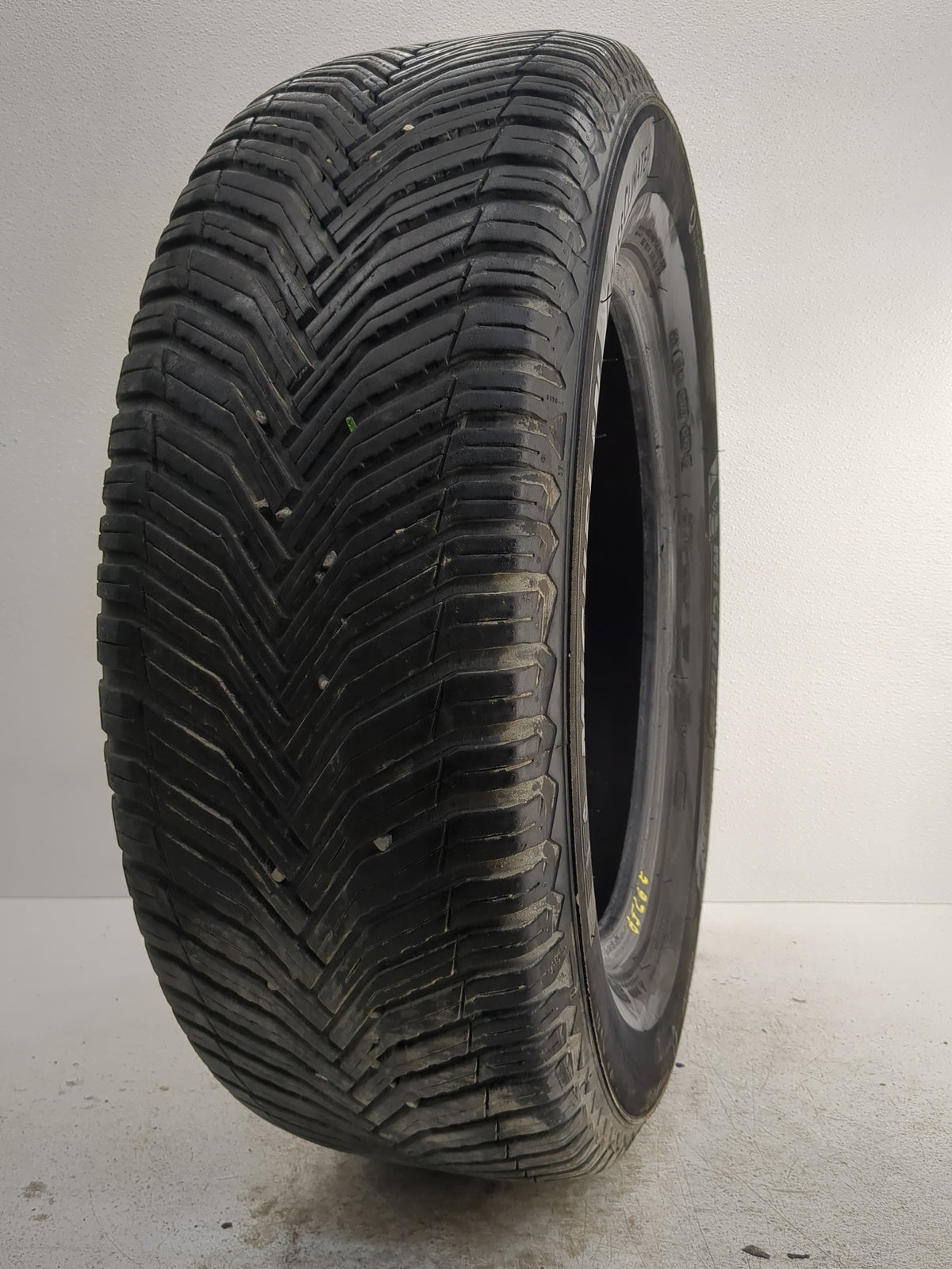 Used Tire 235/65R18 MICHELIN CROSSCLIMATE 2 106H - Tread Depth 8/32 - Oemusedautoparts1.com