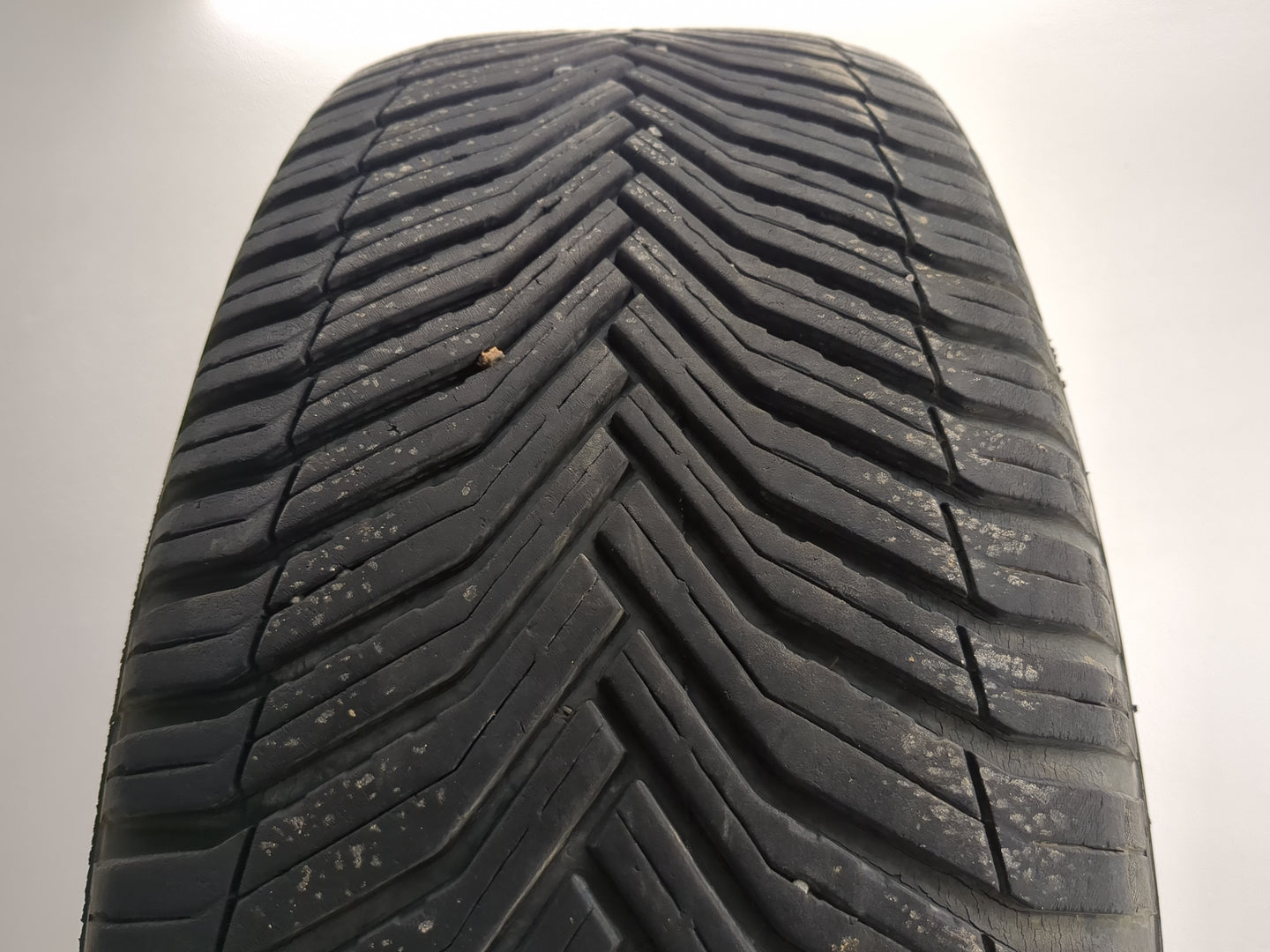 Used Tire 235/65R18 MICHELIN CROSSCLIMATE 2 106H - Tread Depth 8/32 - Oemusedautoparts1.com