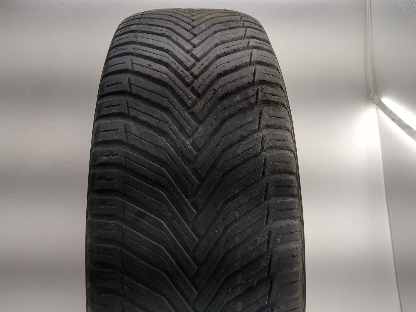 Used Tire 235/60R18 MICHELIN CROSSCLIMATE 2 107V - Tread Depth 6.5/32 - Oemusedautoparts1.com