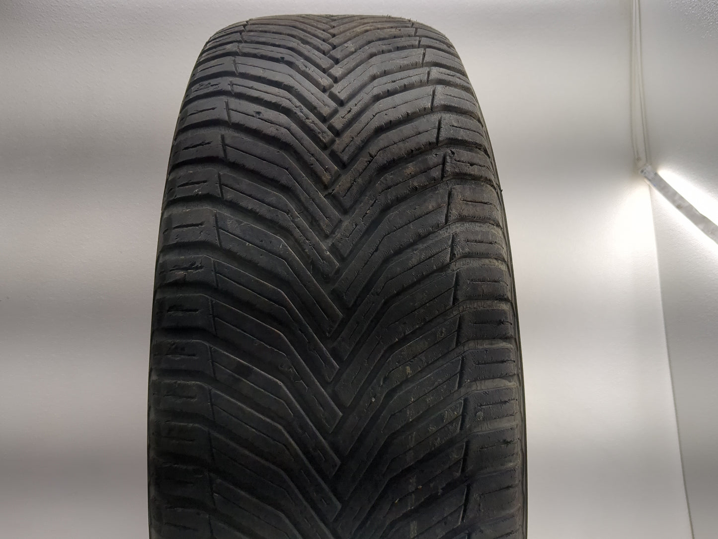 Used Tire 235/60R18 MICHELIN CROSSCLIMATE 2 107V - Tread Depth 6.5/32 - Oemusedautoparts1.com