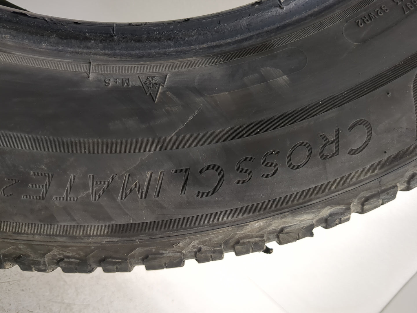 Used Tire 235/60R18 MICHELIN CROSSCLIMATE 2 107V - Tread Depth 6.5/32 - Oemusedautoparts1.com