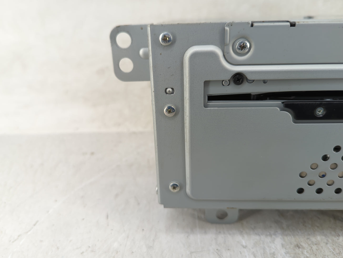 2012 Cadillac Srx Radio AM FM Cd Player Receiver Replacement Fits Fits 2013 OEM Used Auto Parts - Oemusedautoparts1.com