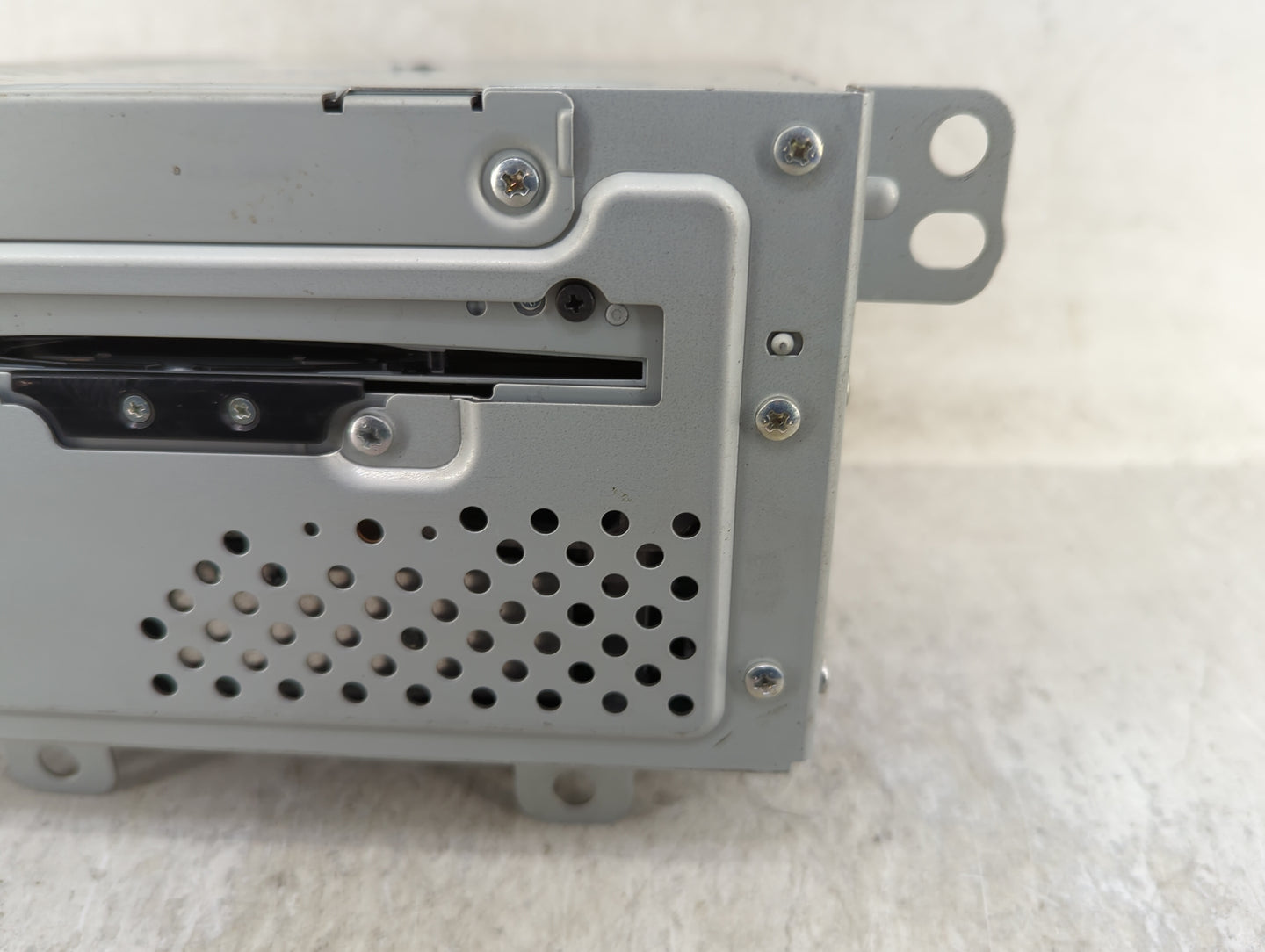 2012 Cadillac Srx Radio AM FM Cd Player Receiver Replacement Fits Fits 2013 OEM Used Auto Parts - Oemusedautoparts1.com