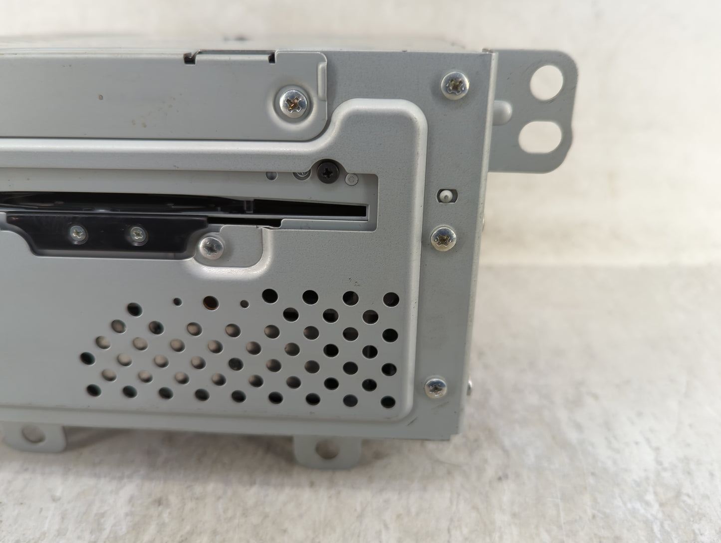 2012 Cadillac Srx Radio AM FM Cd Player Receiver Replacement Fits Fits 2013 OEM Used Auto Parts - Oemusedautoparts1.com