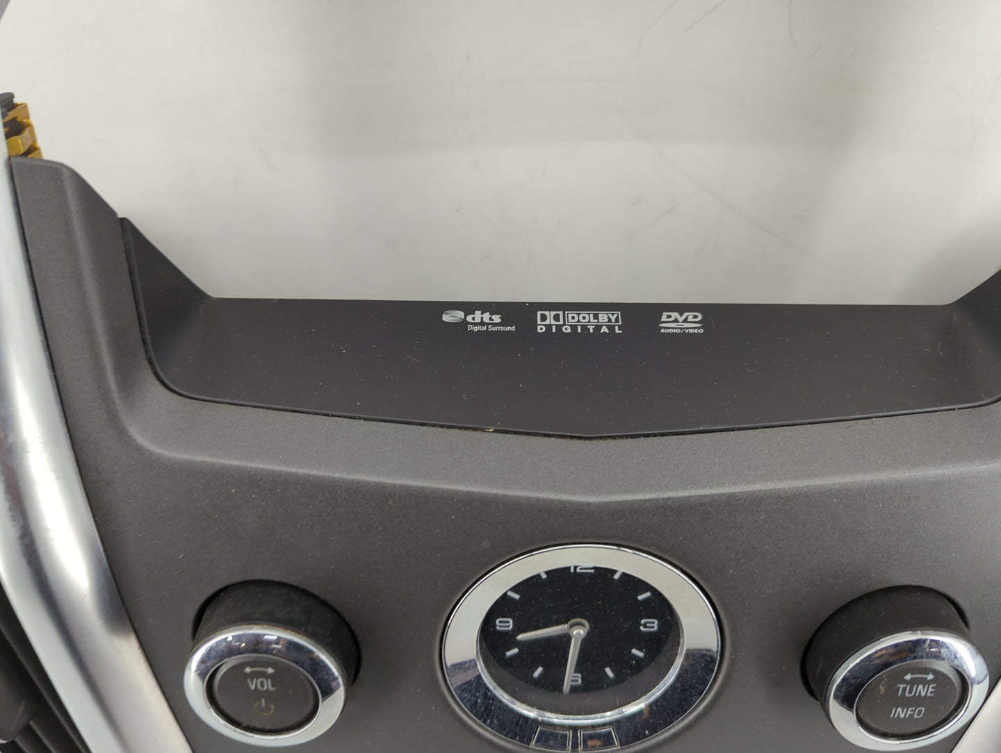 2011-2012 Cadillac Srx Radio Control Panel - Oemusedautoparts1.com
