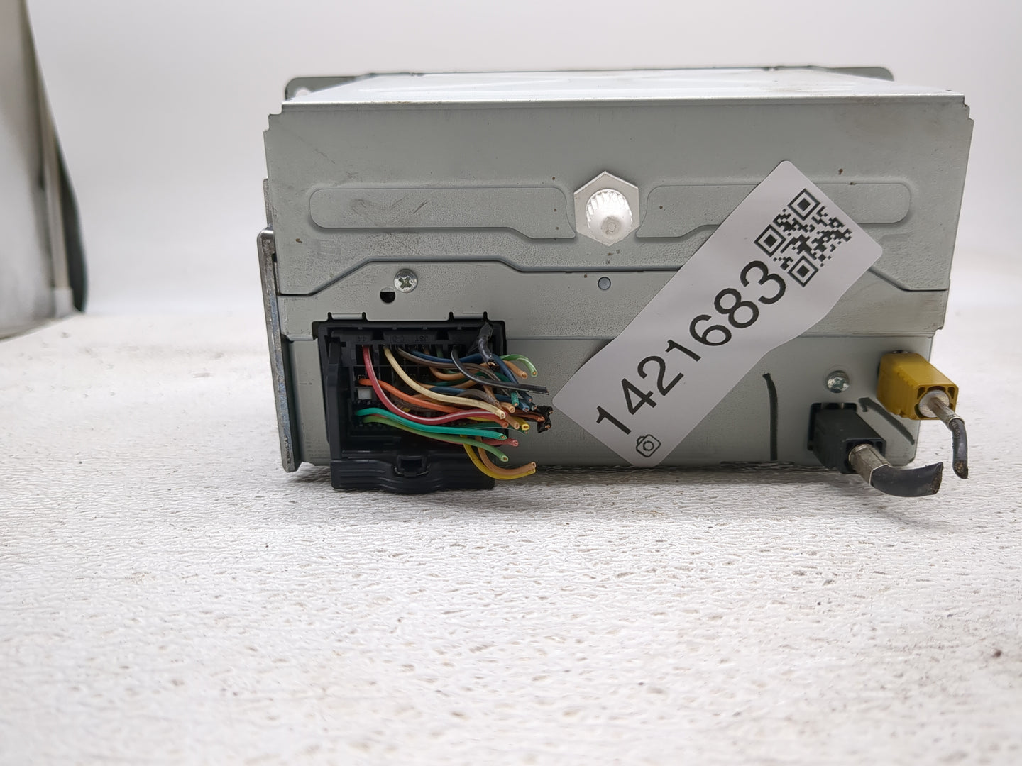 2010-2012 Cadillac Srx Radio AM FM Cd Player Receiver Replacement P/N:22870782 Fits Fits 2010 2011 2012 OEM Used Auto Parts 