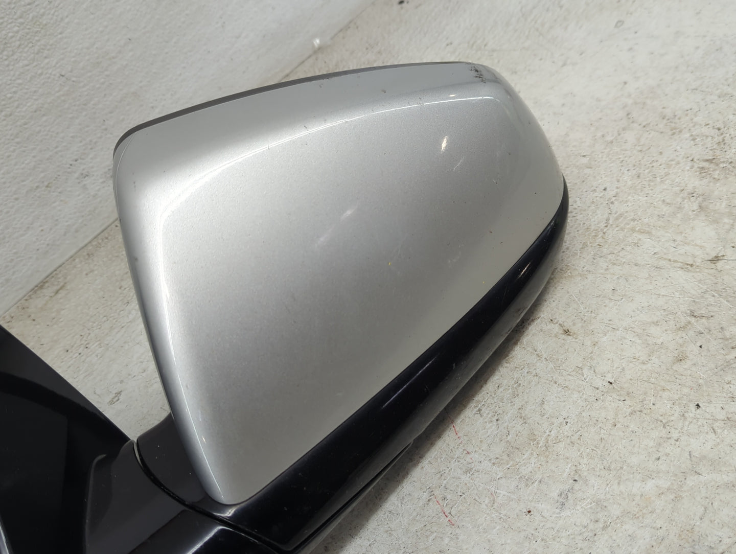 2010-2014 Cadillac Srx Driver Side View Mirror - Left Door Mirror OEM Used - Oemusedautoparts1.com
