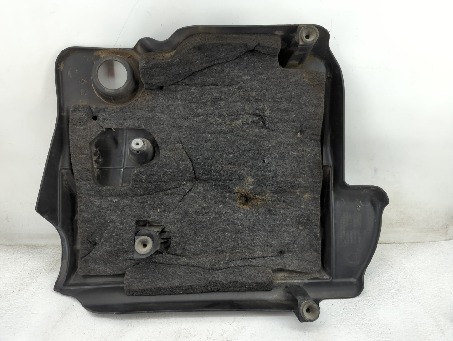 2012 Cadillac Srx Engine Cover Black - Oemusedautoparts1.com