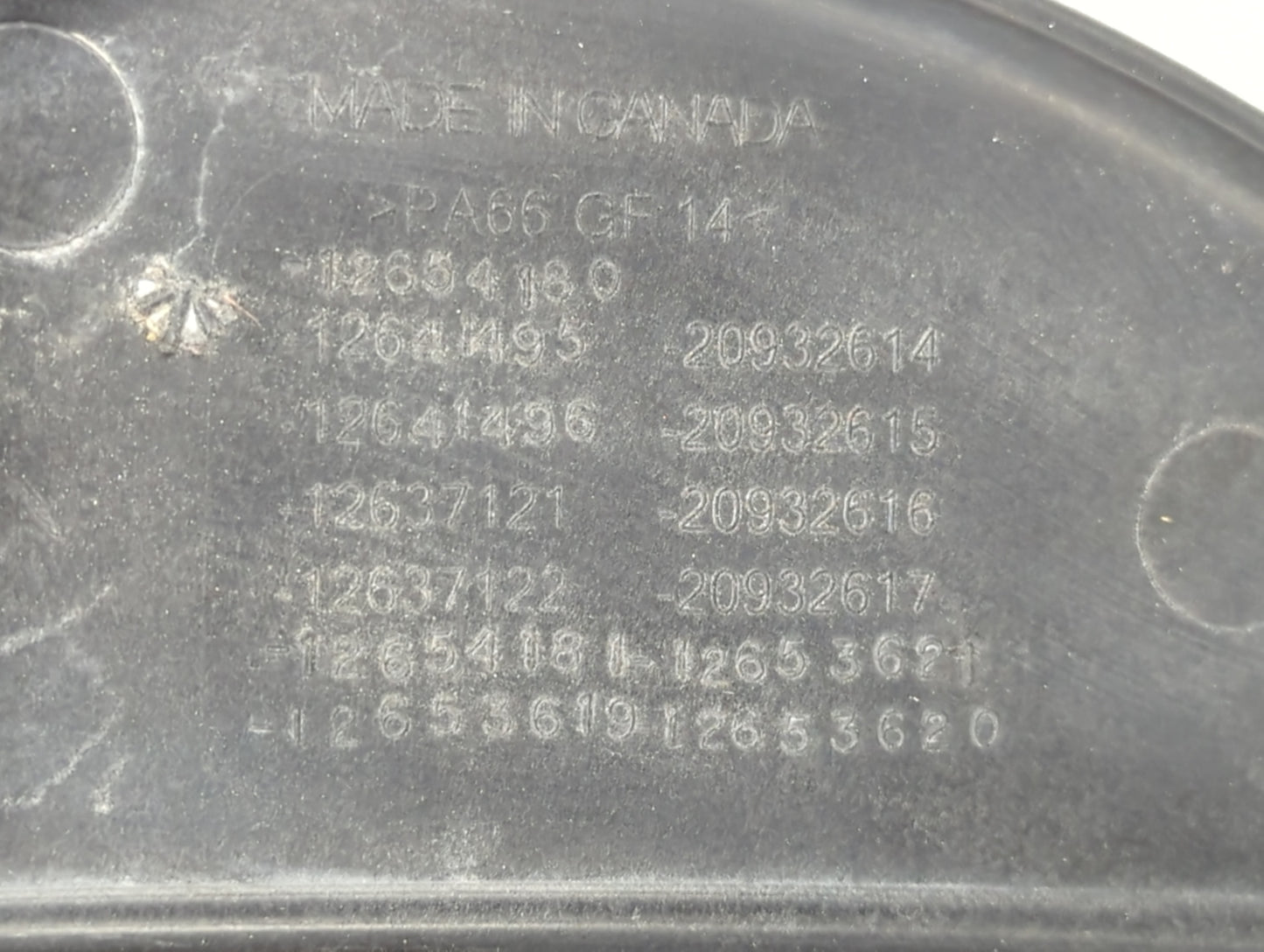 2012 Cadillac Srx Engine Cover Black - Oemusedautoparts1.com