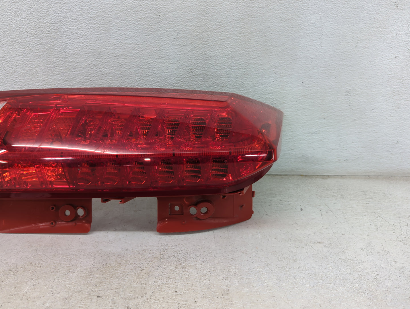 2010-2016 Cadillac Srx Tail Light Assembly Driver Left OEM P/N:22773653 Fits Fits 2010 2011 2012 2013 2014 2015 2016 OEM Use