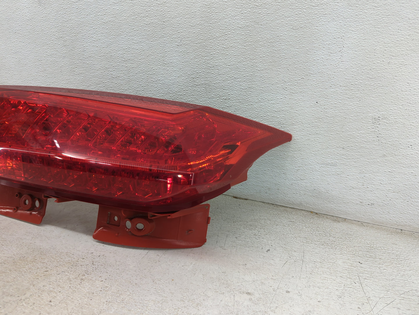 2010-2016 Cadillac Srx Tail Light Assembly Driver Left OEM P/N:22773653 Fits Fits 2010 2011 2012 2013 2014 2015 2016 OEM Use