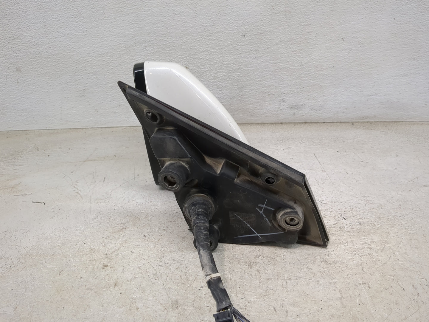 2010-2014 Cadillac Srx Driver Side View Mirror - Left Door Mirror OEM Used - Oemusedautoparts1.com