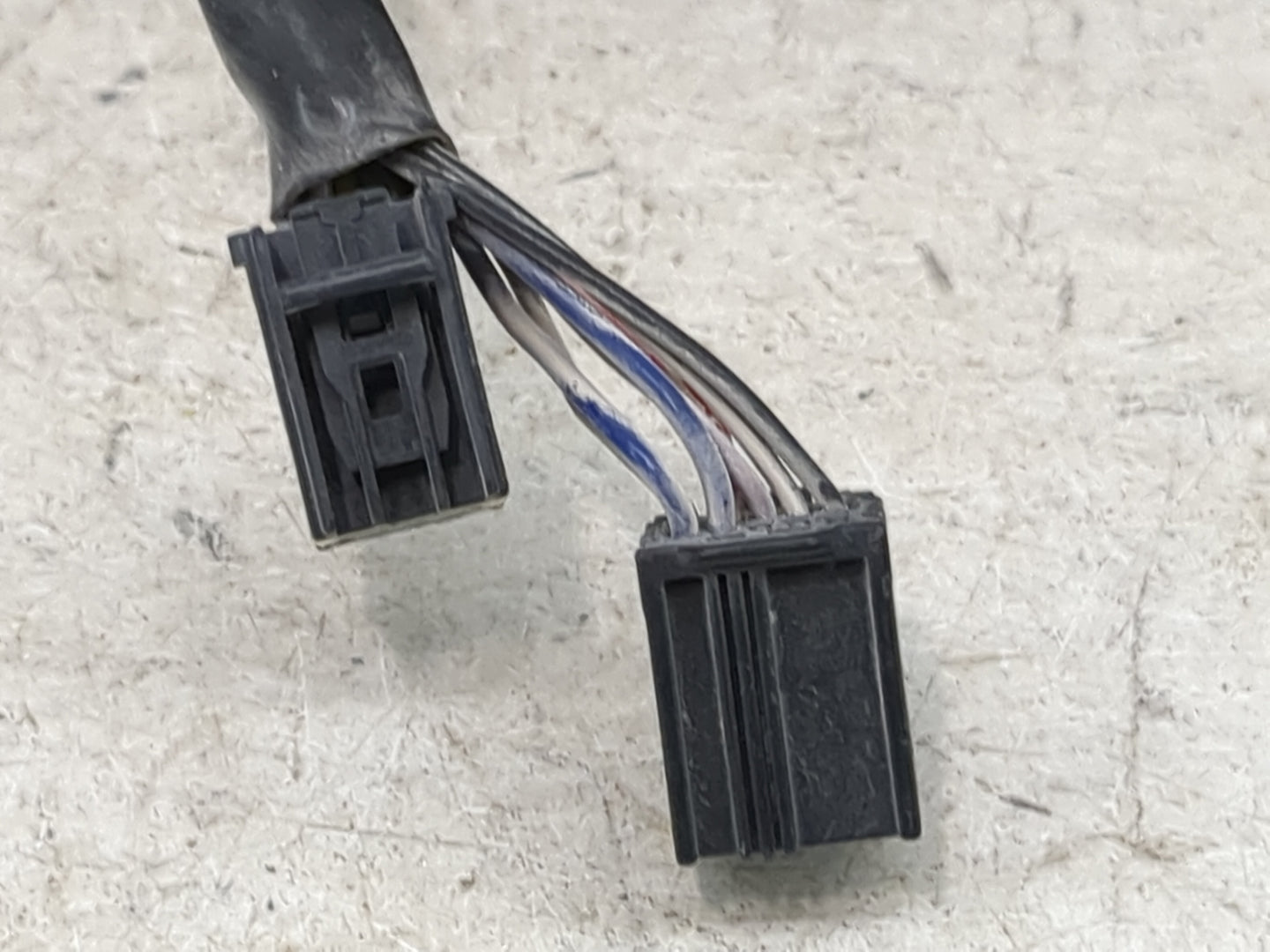2010-2014 Cadillac Srx Driver Side View Mirror - Left Door Mirror OEM Used - Oemusedautoparts1.com