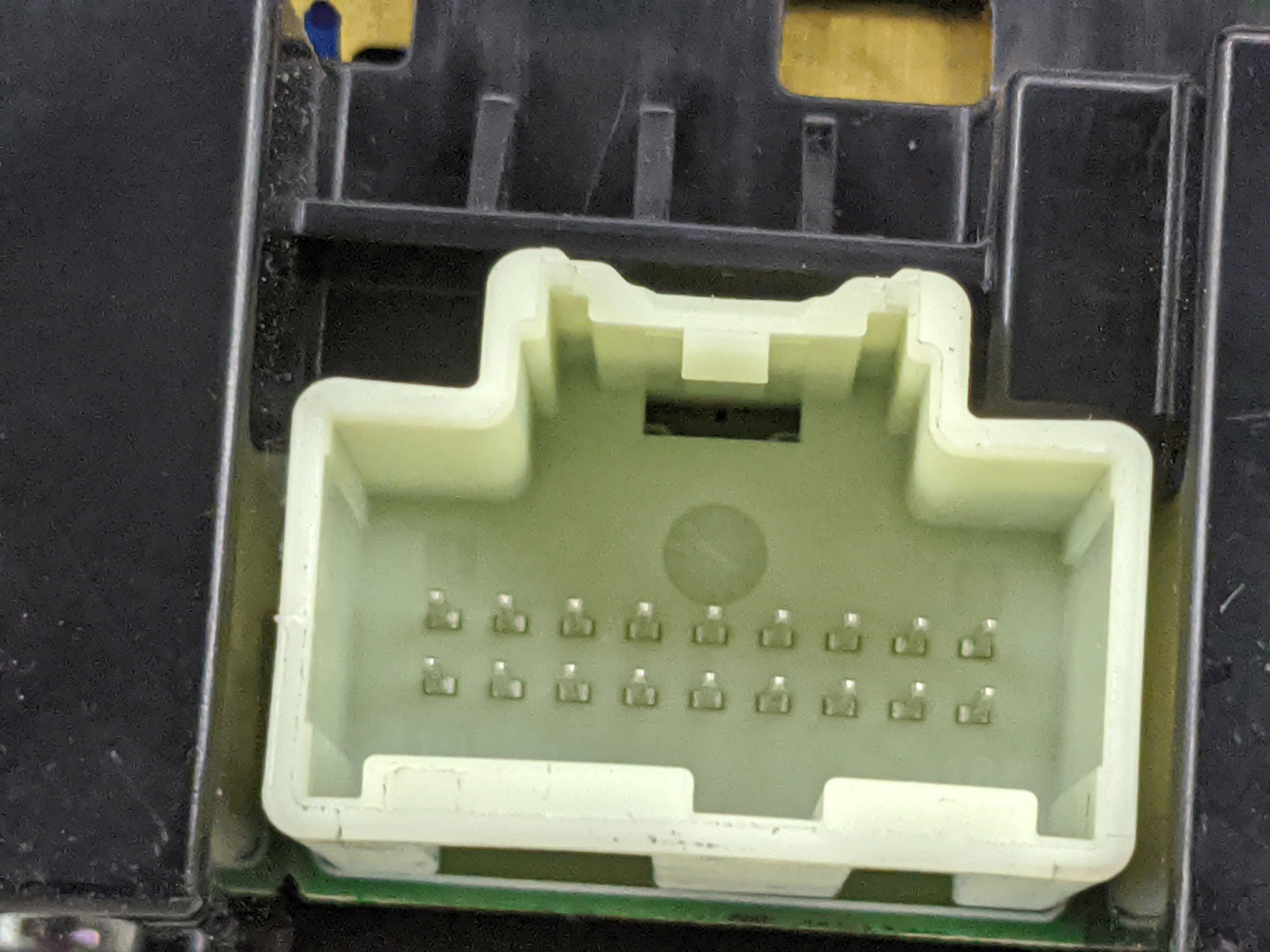 2011-2012 Cadillac Srx Radio Control Panel 1476444 - Oemusedautoparts1.com