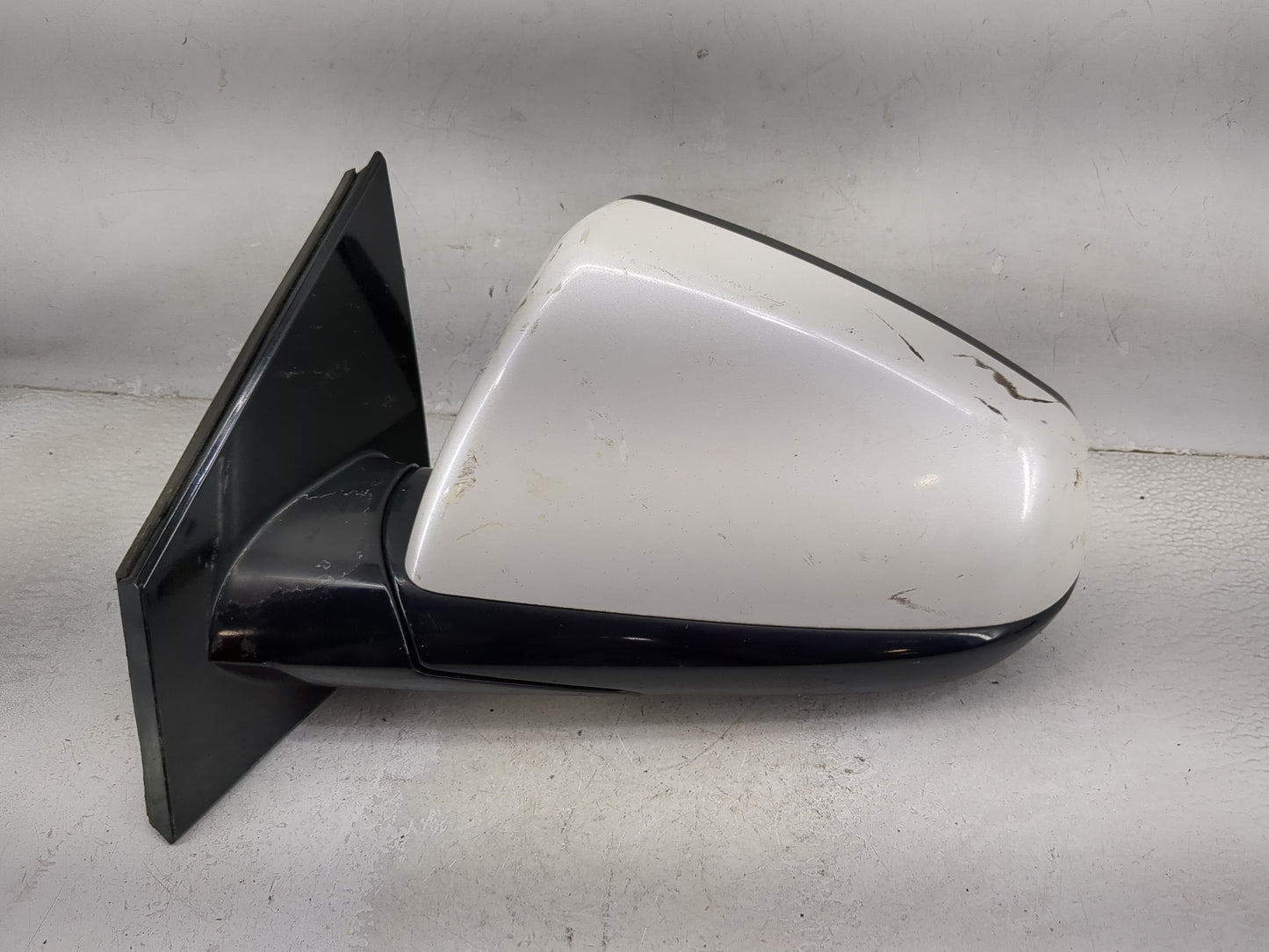 2010-2014 Cadillac Srx Driver Side View Mirror - Left Door Mirror OEM Used - Oemusedautoparts1.com