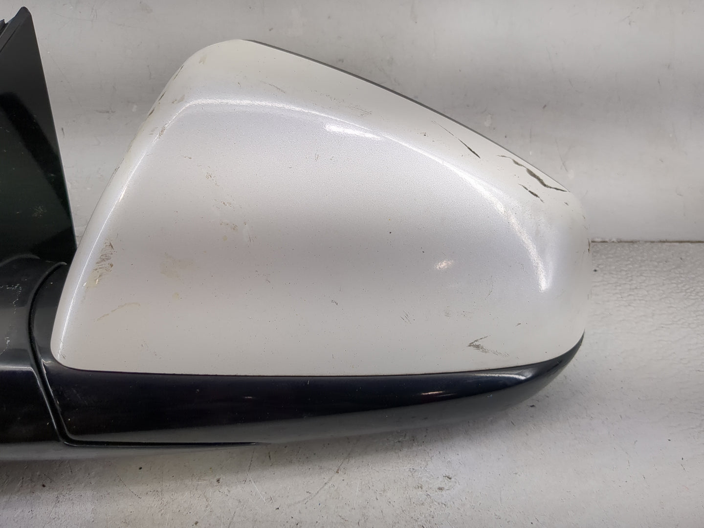 2010-2014 Cadillac Srx Driver Side View Mirror - Left Door Mirror OEM Used - Oemusedautoparts1.com