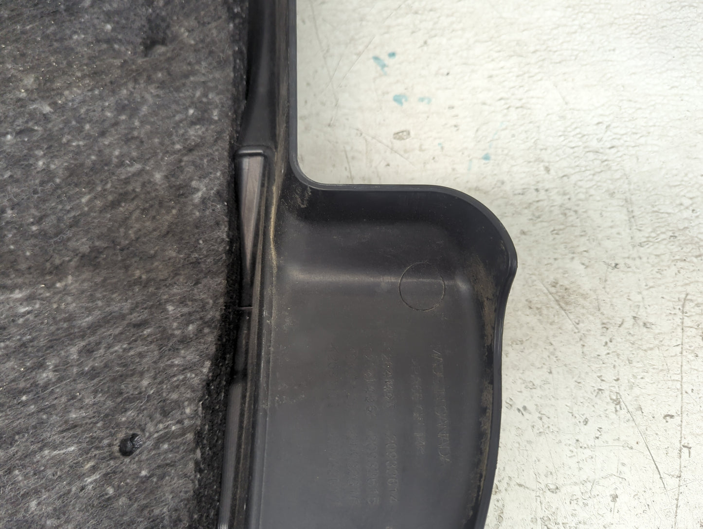 2012 Cadillac Srx Engine Cover Black 1479536 - Oemusedautoparts1.com