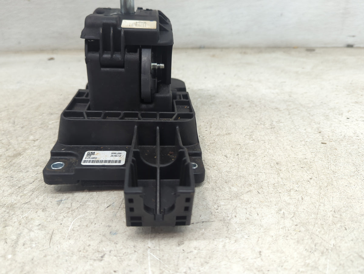 2012 Cadillac Srx Floor Console Assembly Shifter Black - Oemusedautoparts1.com