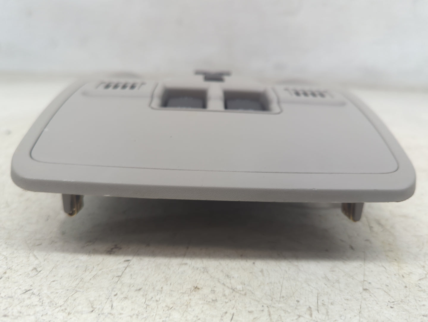 2012 Cadillac Srx Overhead Roof Console Tan - Oemusedautoparts1.com