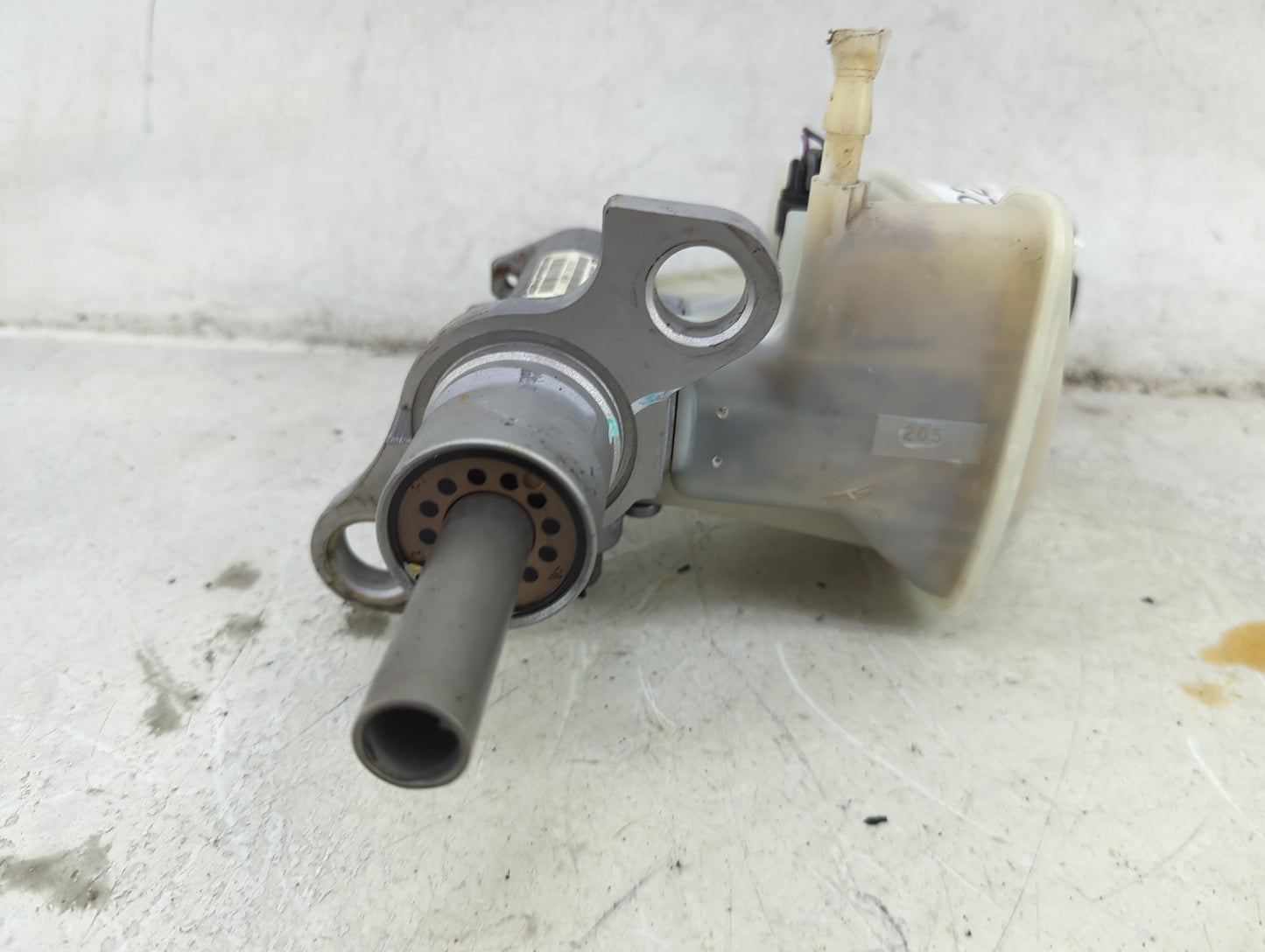 2010-2016 Cadillac Srx Brake Master Cylinder 1492226 - Oemusedautoparts1.com