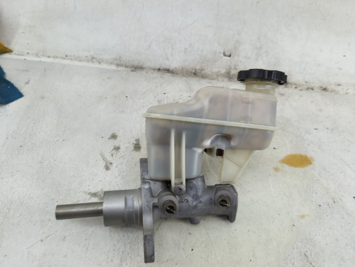 2010-2016 Cadillac Srx Brake Master Cylinder 1492226 - Oemusedautoparts1.com