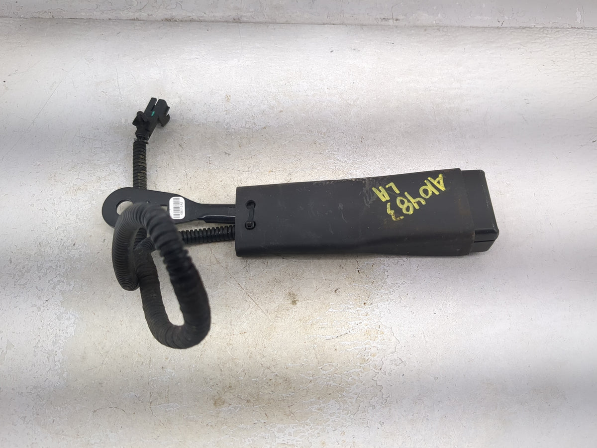 2010-2012 Cadillac Srx Driver Seatbelt Buckle 1512933 - Oemusedautoparts1.com