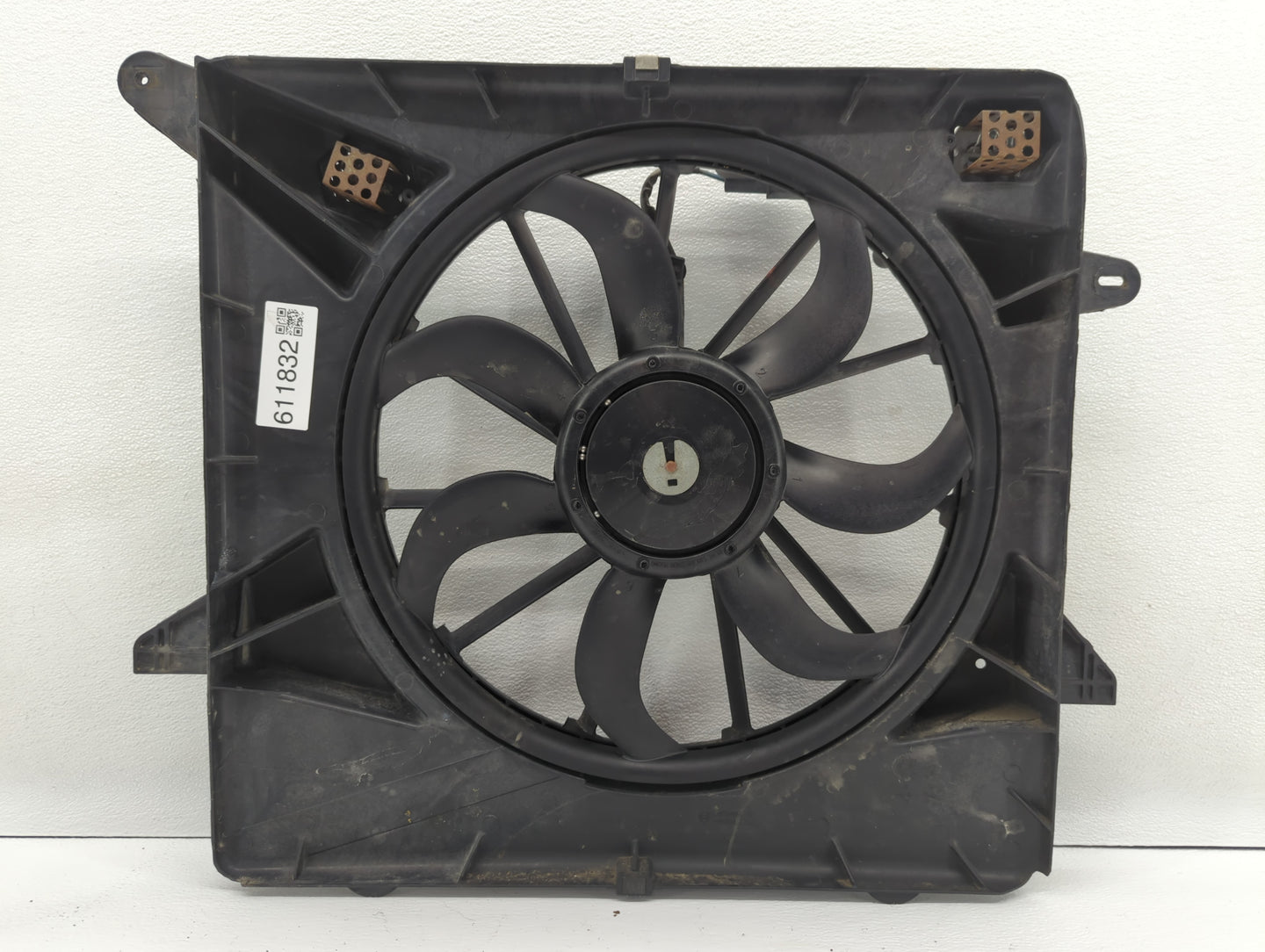 2010-2016 Cadillac Srx Left Radiator Fan Motor Assembly - Oemusedautoparts1.com