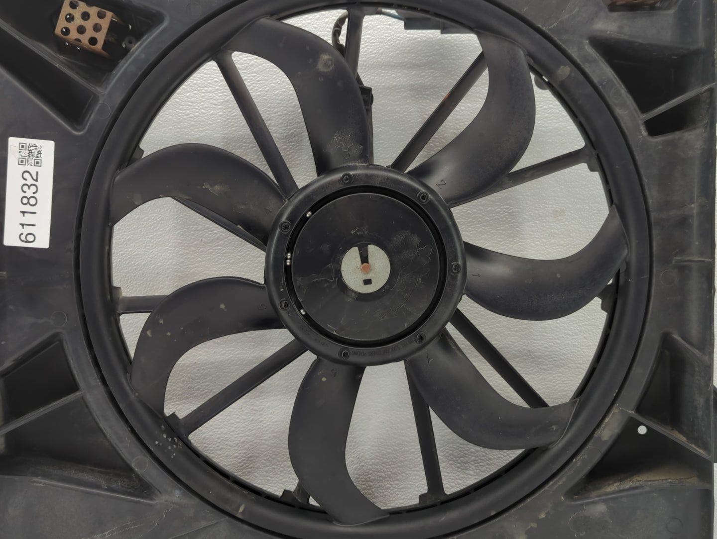 2010-2016 Cadillac Srx Left Radiator Fan Motor Assembly - Oemusedautoparts1.com