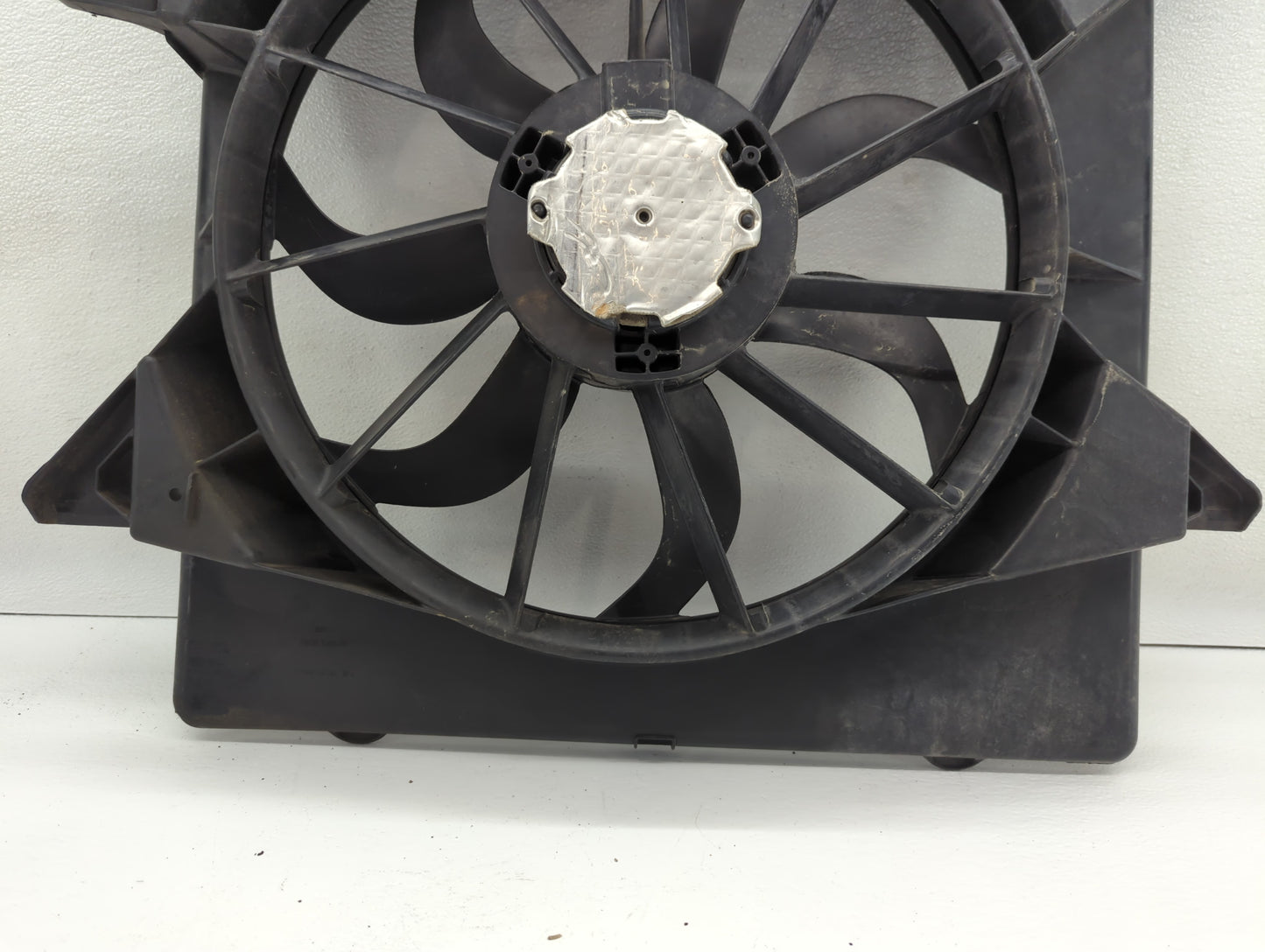 2010-2016 Cadillac Srx Left Radiator Fan Motor Assembly - Oemusedautoparts1.com