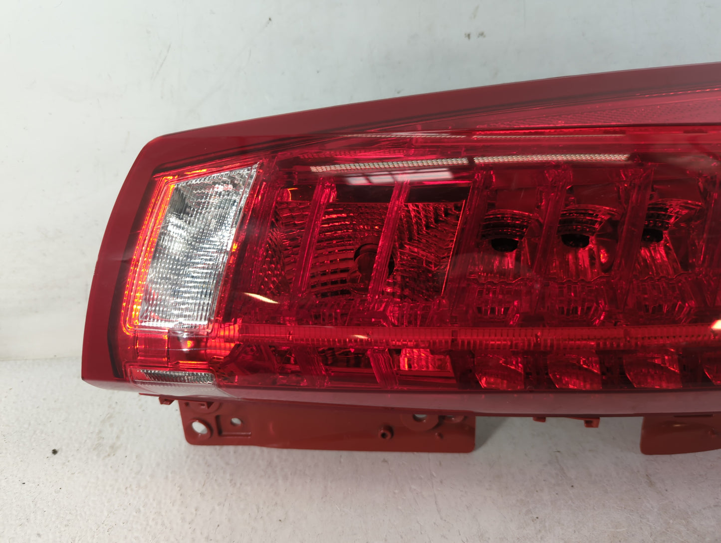 2010-2016 Cadillac Srx Tail Light Assembly Driver Left OEM Fits Fits 2010 2011 2012 2013 2014 2015 2016 OEM Used Auto Parts 