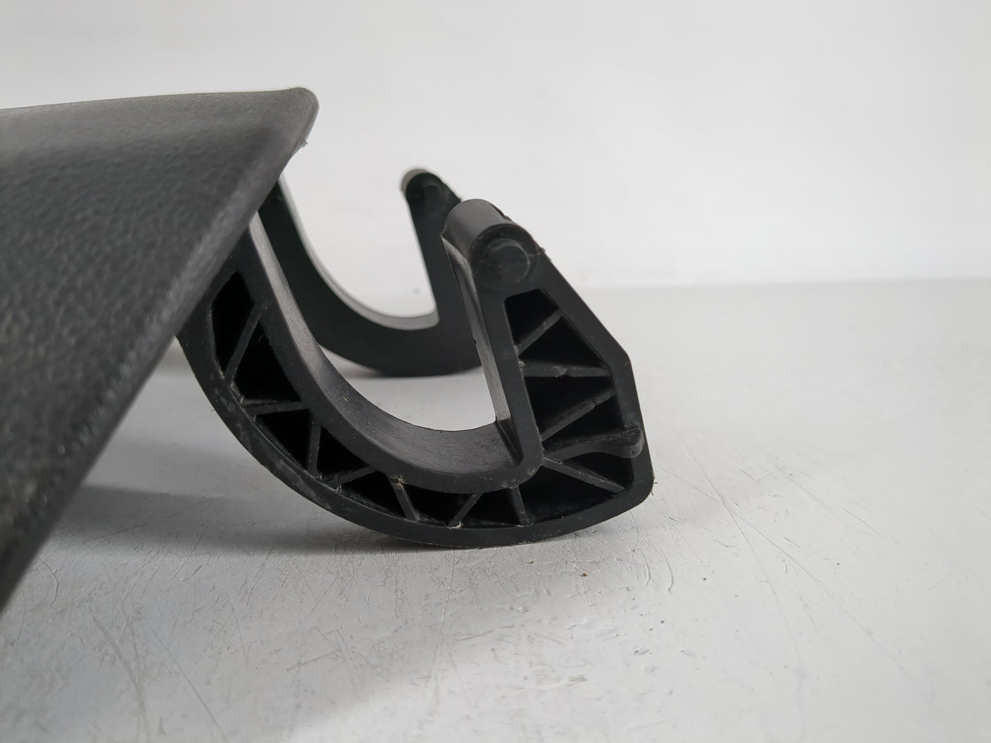 2012 Chevrolet Camaro Center Console Armrest Cover Lid Fits OEM Used Auto Parts - Oemusedautoparts1.com