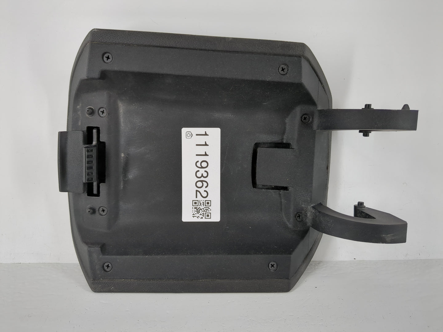 2012 Chevrolet Camaro Center Console Armrest Cover Lid Fits OEM Used Auto Parts - Oemusedautoparts1.com