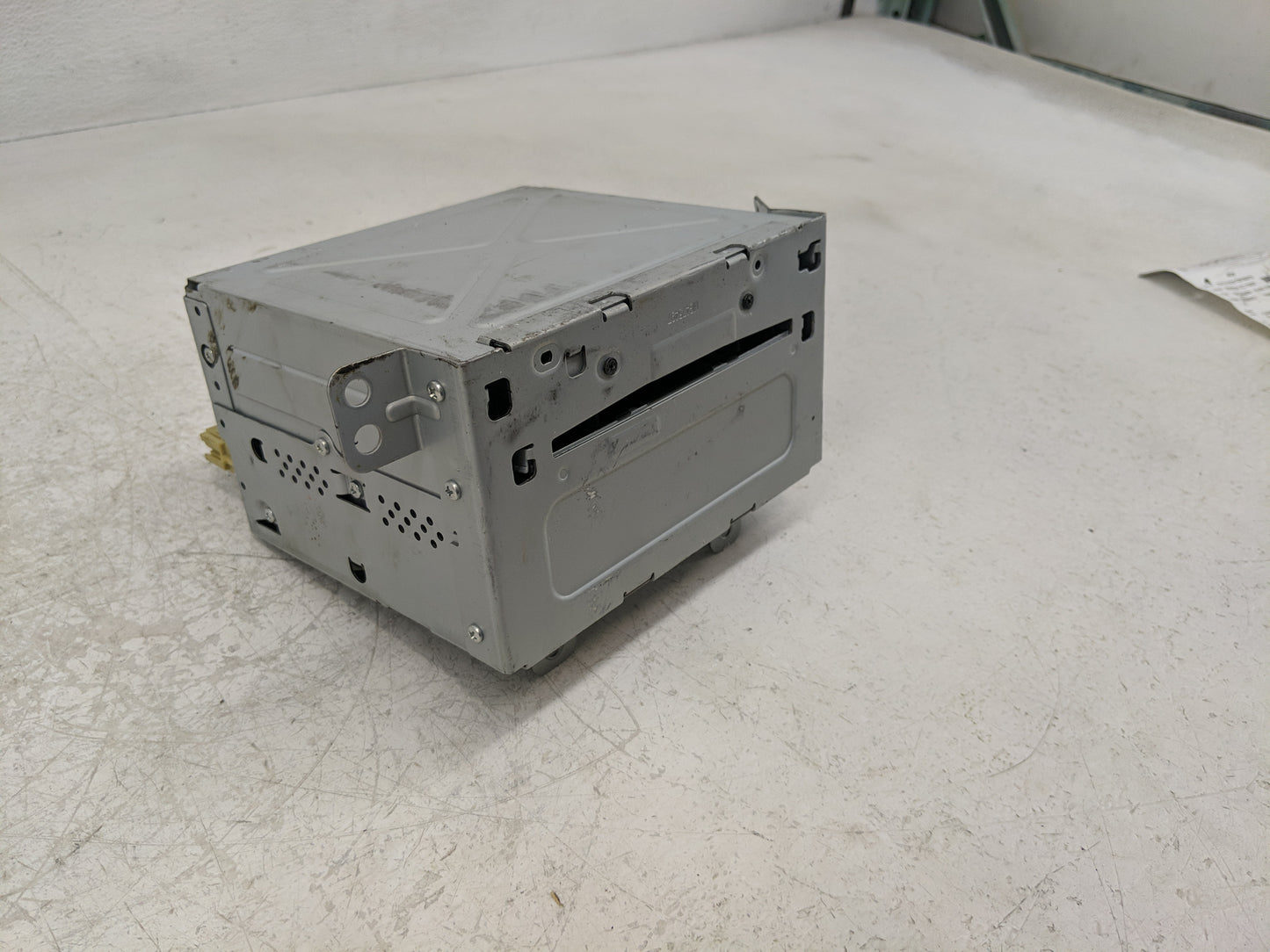 2011-2012 Chevrolet Camaro Radio AM FM Cd Player Receiver Replacement P/N:22870782 Fits Fits 2010 2011 2012 OEM Used Auto Pa