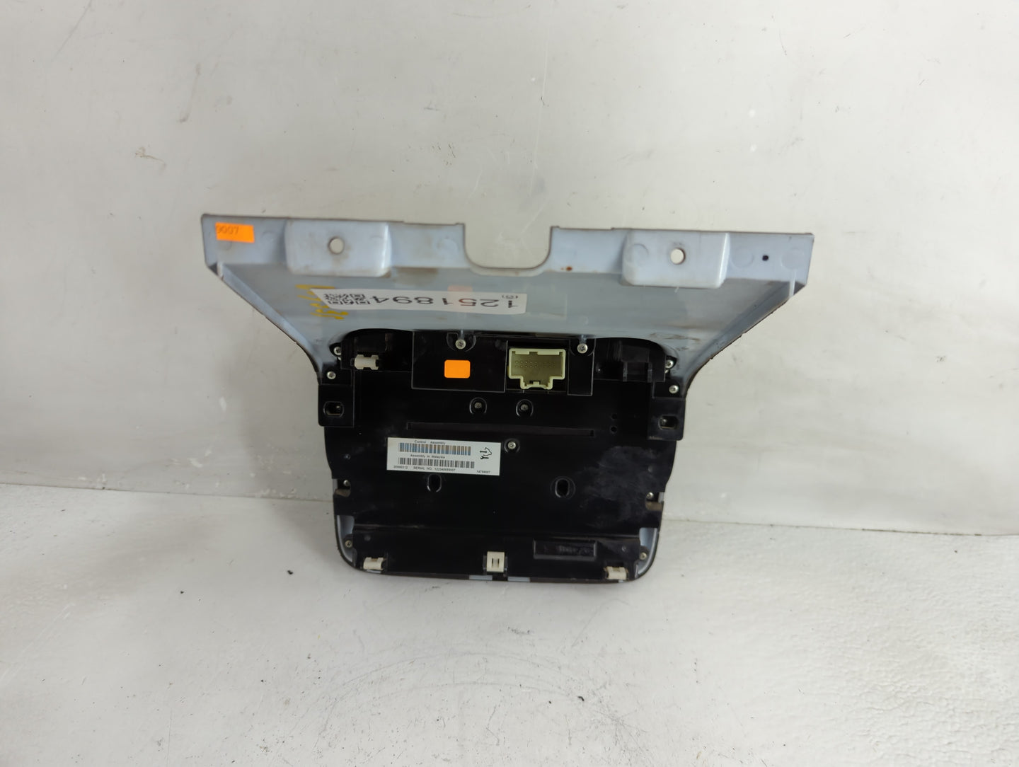 2010-2012 Chevrolet Camaro Radio AM FM Cd Player Receiver Replacement Fits Fits 2010 2011 2012 OEM Used Auto Parts - Oemused