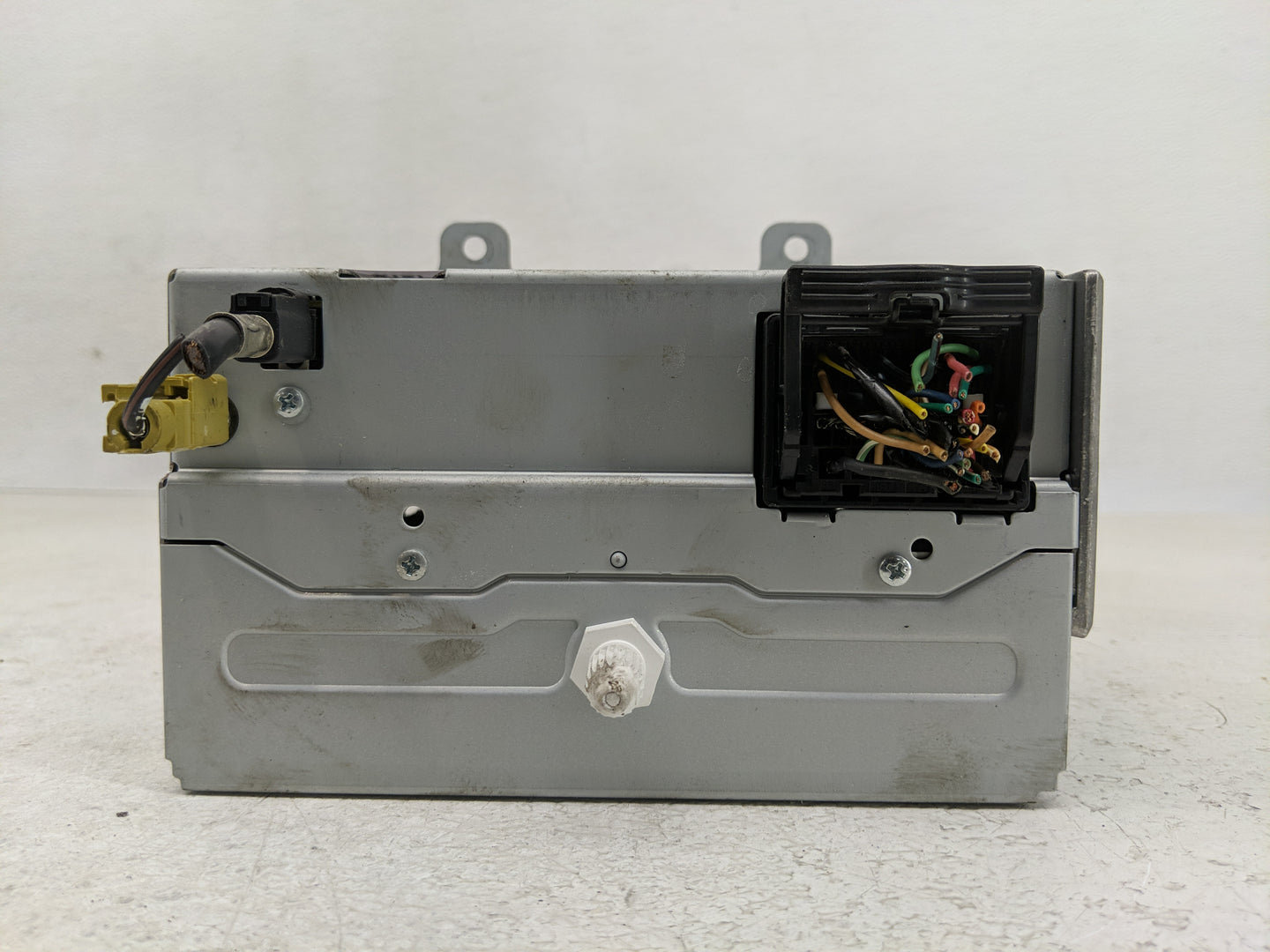 2010-2012 Chevrolet Camaro Radio AM FM Cd Player Receiver Replacement P/N:22815634 Fits Fits 2010 2011 2012 OEM Used Auto Pa