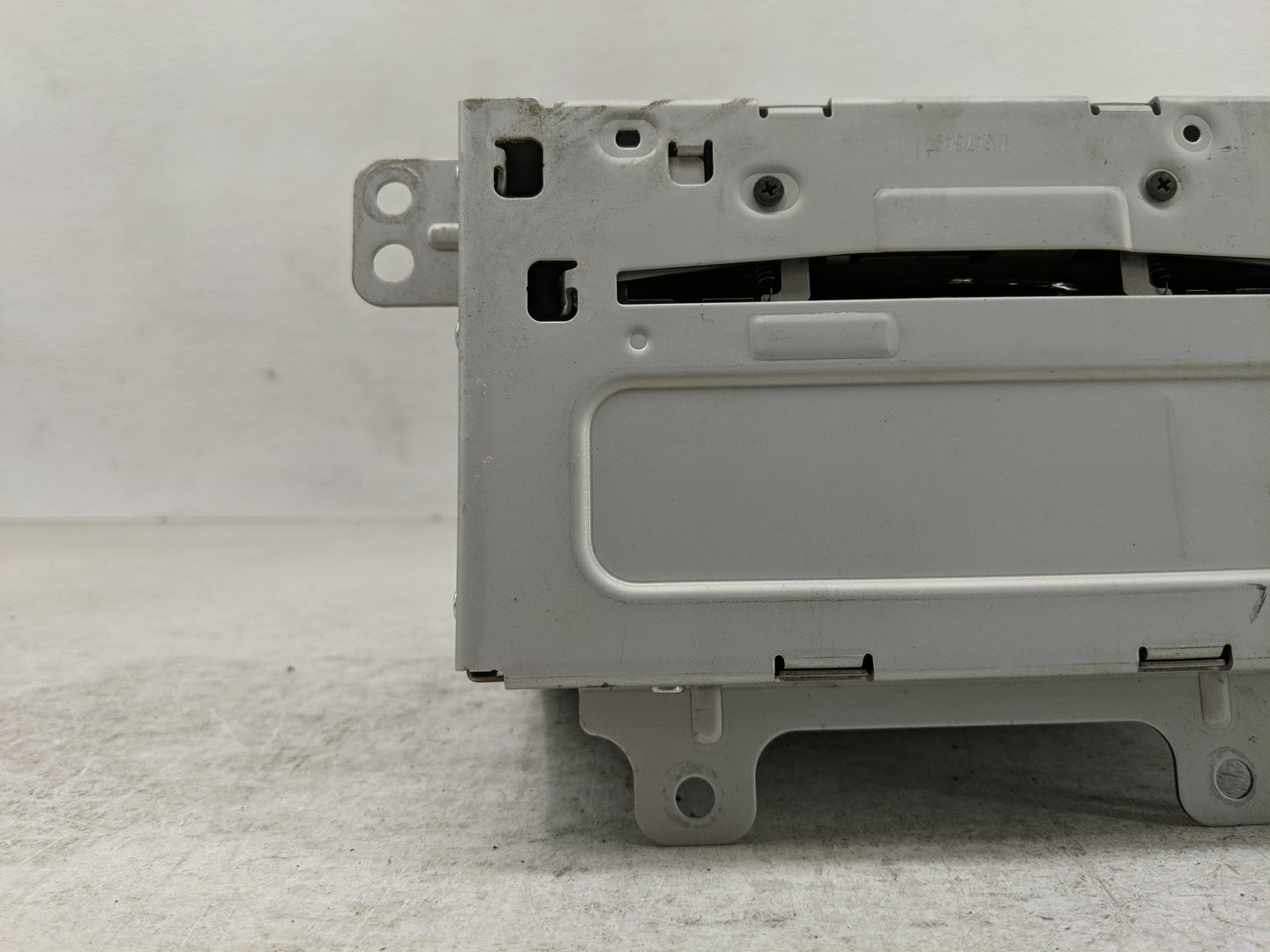 2011-2012 Chevrolet Camaro Radio AM FM Cd Player Receiver Replacement P/N:20983517 Fits Fits 2010 2011 2012 OEM Used Auto Pa