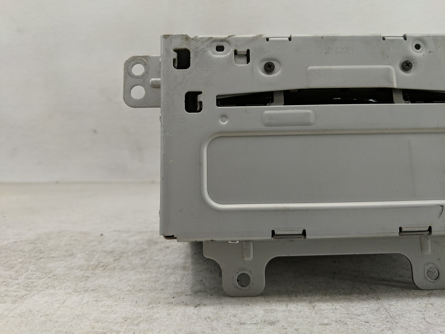 2011-2012 Chevrolet Camaro Radio AM FM Cd Player Receiver Replacement P/N:20983517 Fits Fits 2010 2011 2012 OEM Used Auto Pa