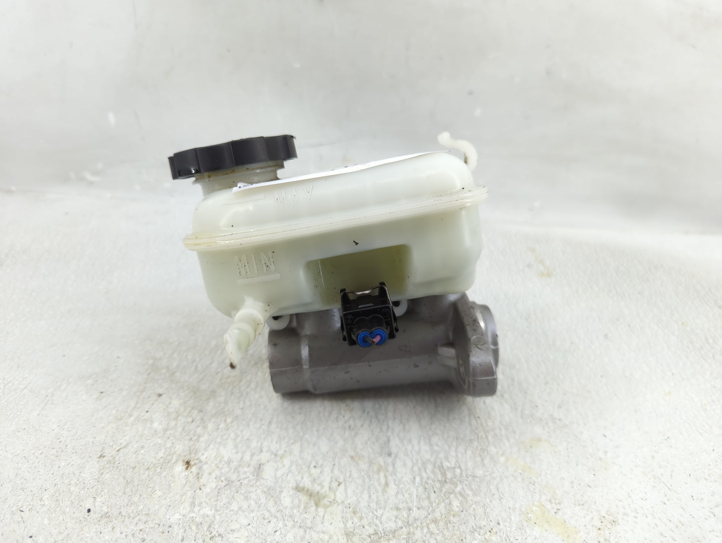 2012-2015 Chevrolet Camaro Brake Master Cylinder - Oemusedautoparts1.com