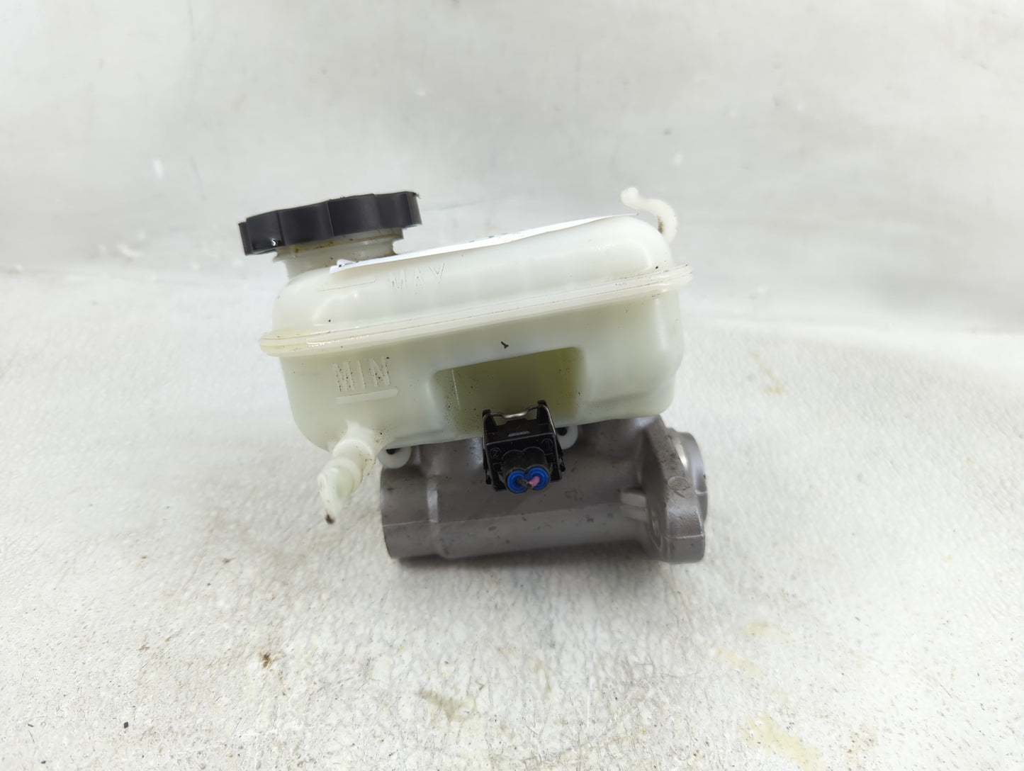 2012-2015 Chevrolet Camaro Brake Master Cylinder - Oemusedautoparts1.com