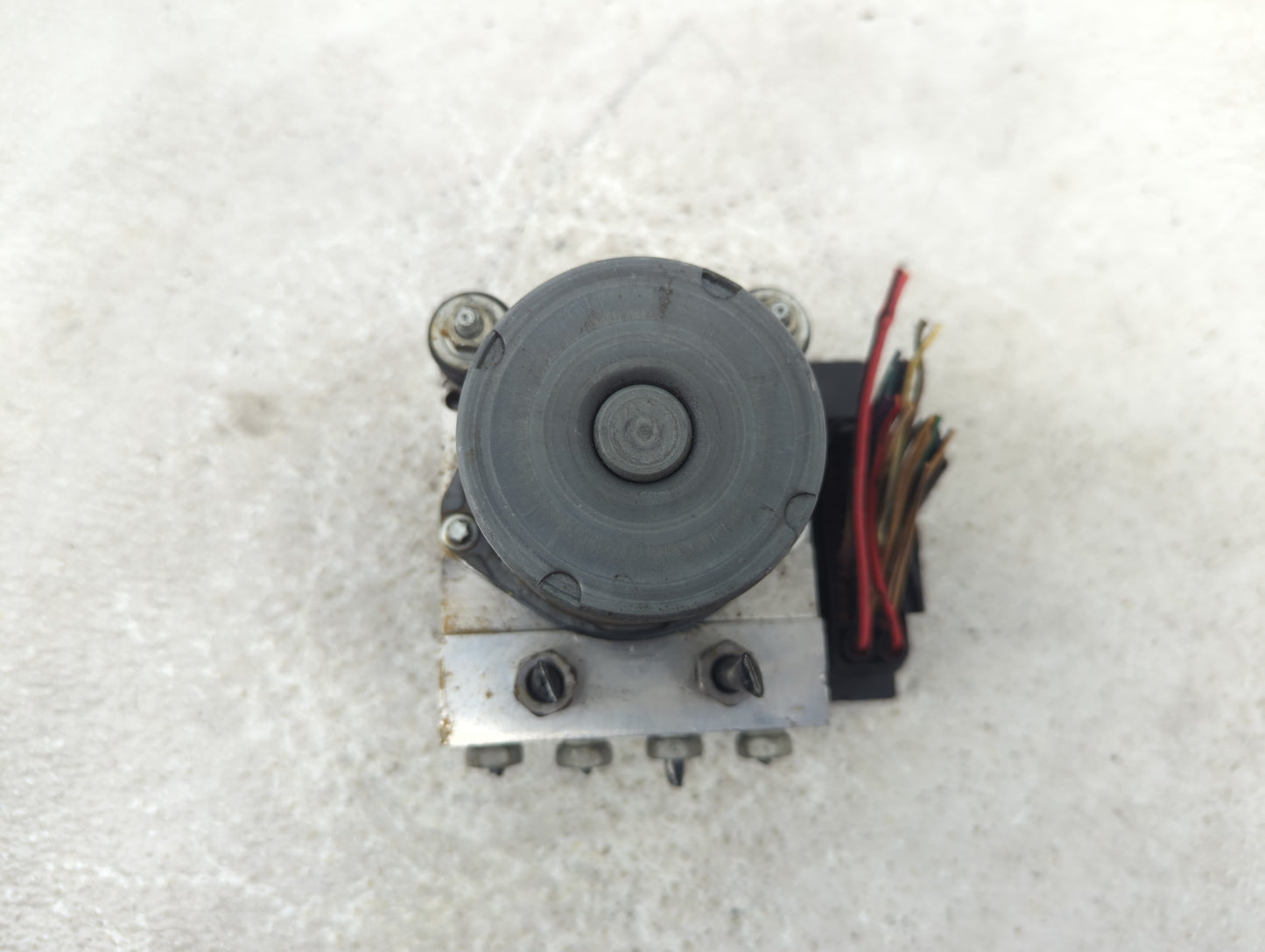 2012-2015 Chevrolet Camaro ABS Pump Control Module Replacement P/N:22873642 Fits Fits 2012 2013 2014 2015 OEM Used Auto Part