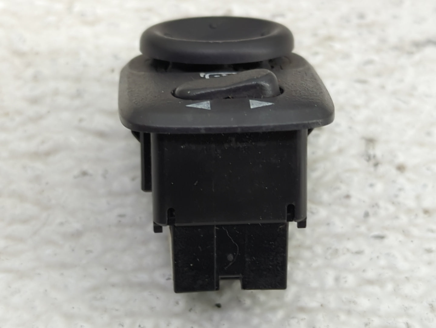 2010-2015 Chevrolet Camaro Driver Left Door Mirror Power Switch 92225703 - Oemusedautoparts1.com